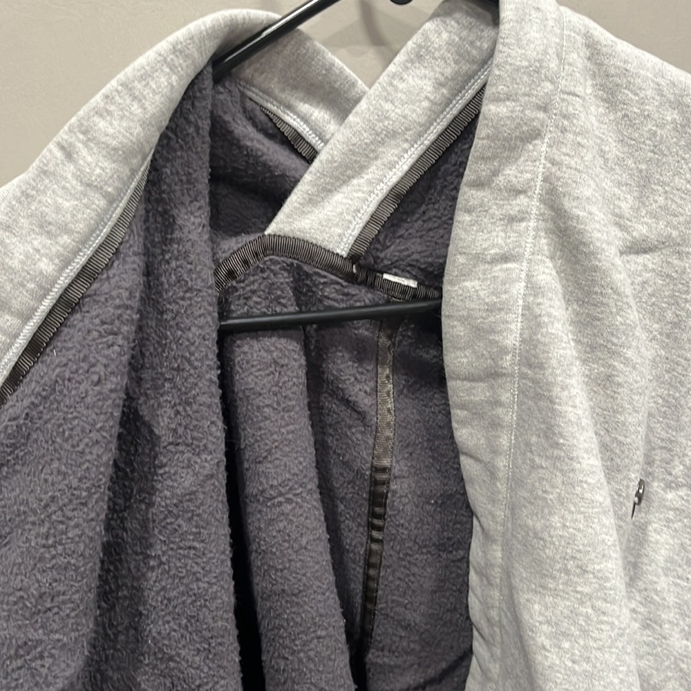 Lululemon savasana wrap sweater size 6 - Picture 8 of 8